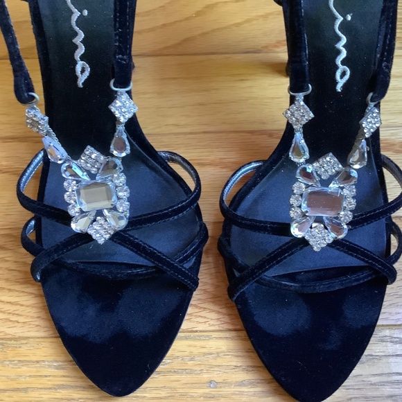 Nina Marmar Black Velvet Rhinestone High Heel Sandals SZ 39 - Picture 5 of 16